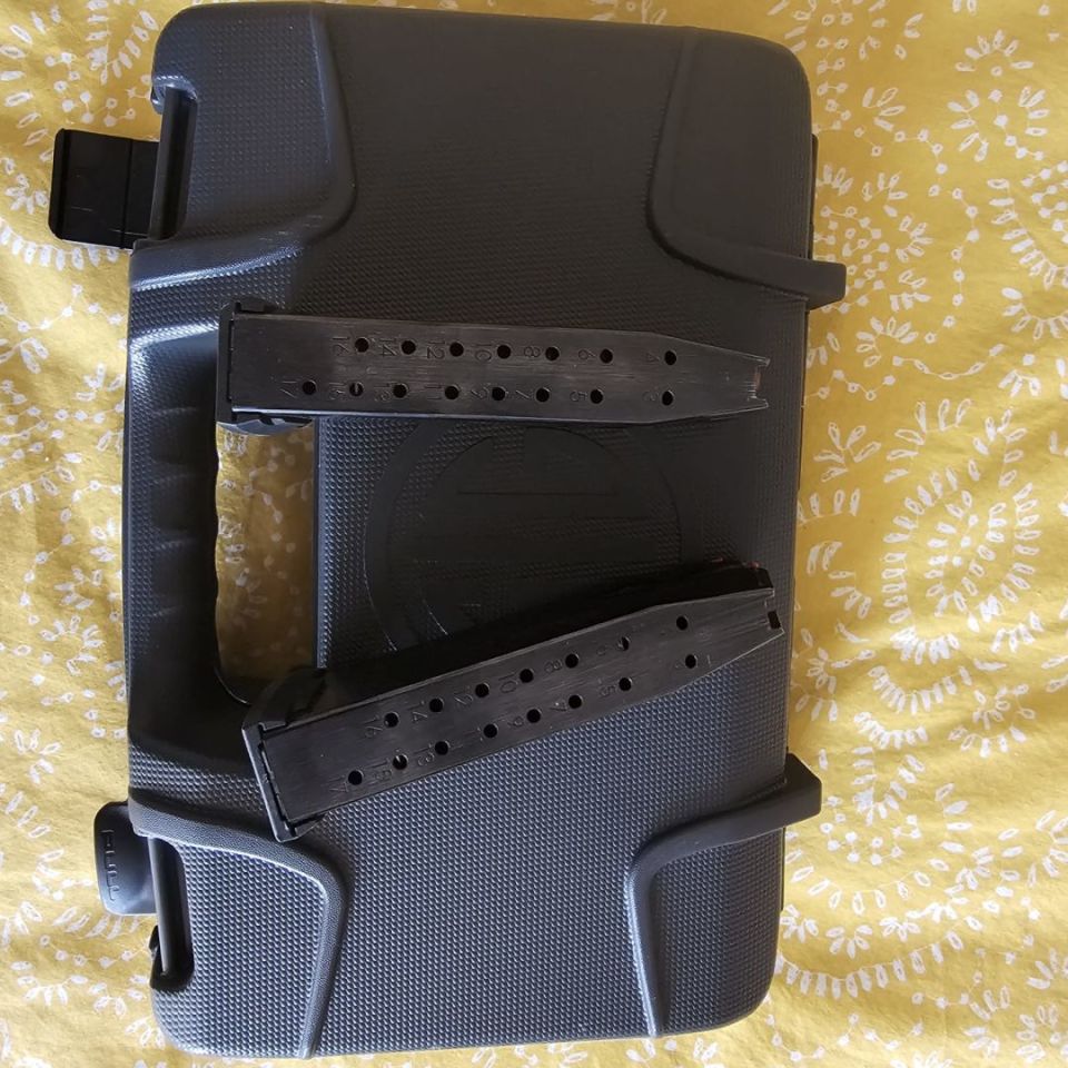 Image 3 - SIG P365 XMacro – 2x 17rd Mags