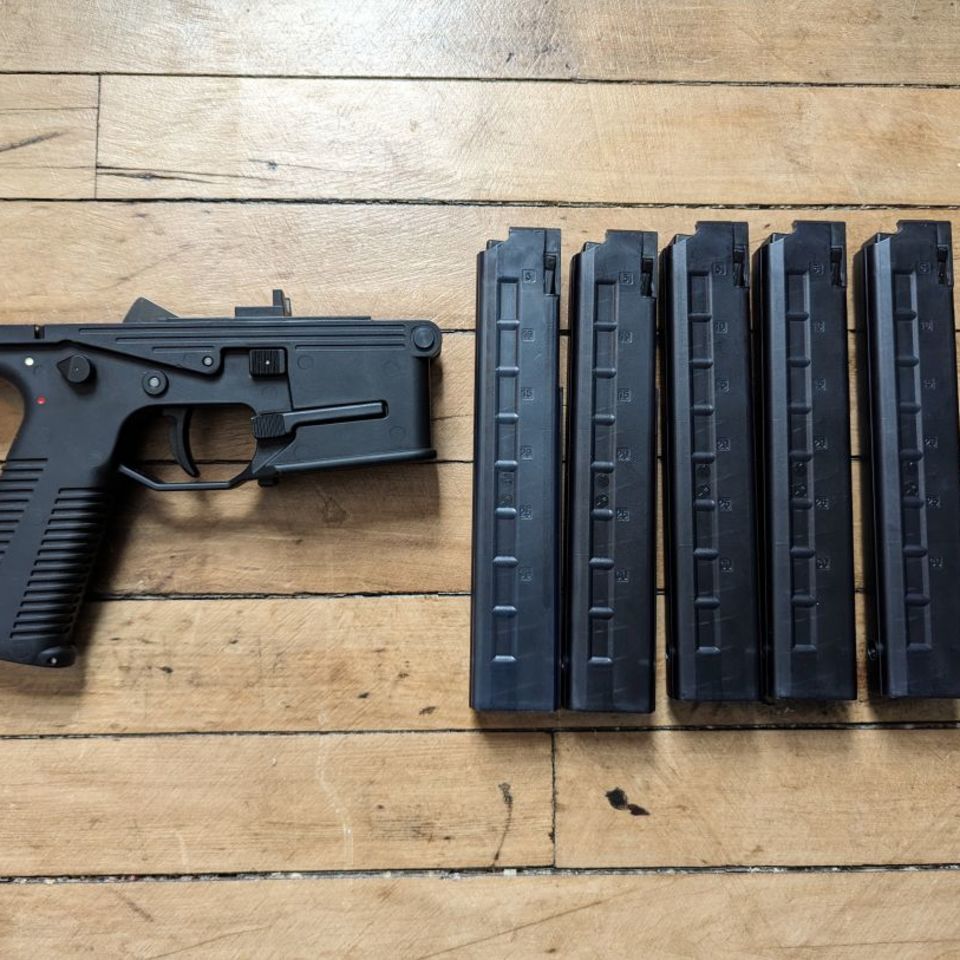 Image 2 - GHM-9 Lower w/ 5 OEM 30rd Mags