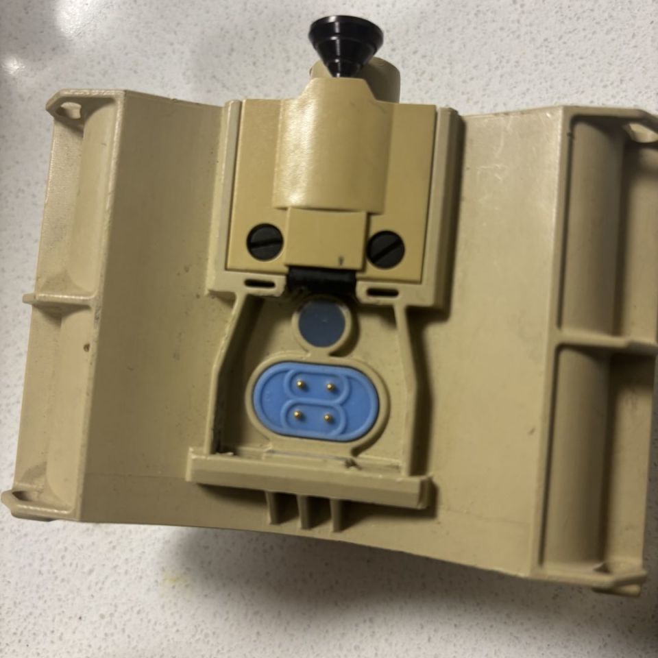 Image 2 - AN/PSQ20 Mount and accessories