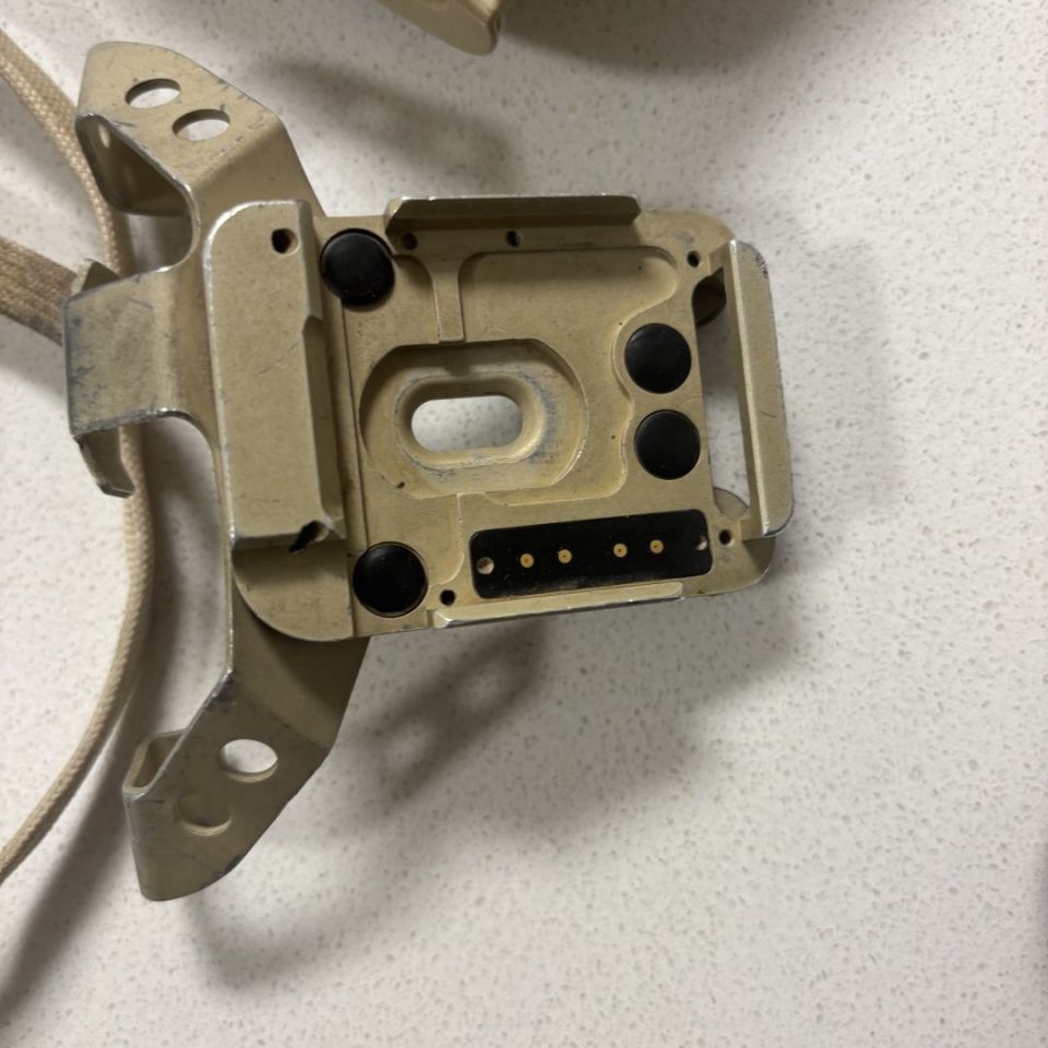 Image 4 - AN/PSQ20 Mount and accessories