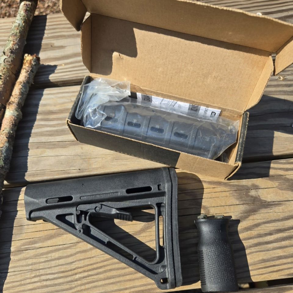 Image 2 - Magpul stuff (new)