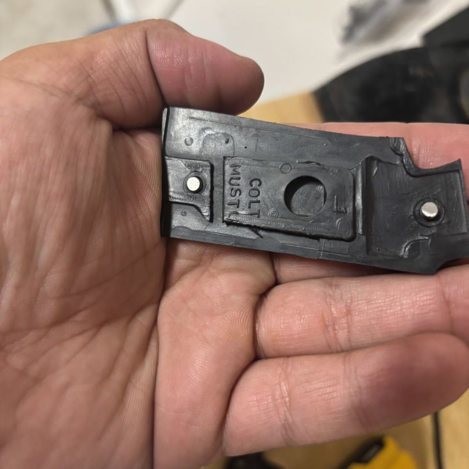 Image 5 - Colt mustang mags and grips