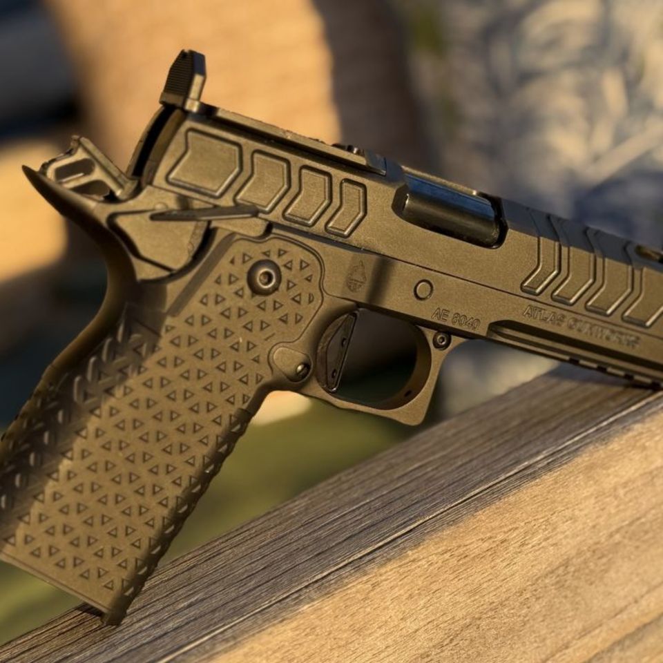 Image 2 - Atlas Eos 4.25" - 3 mags & bag