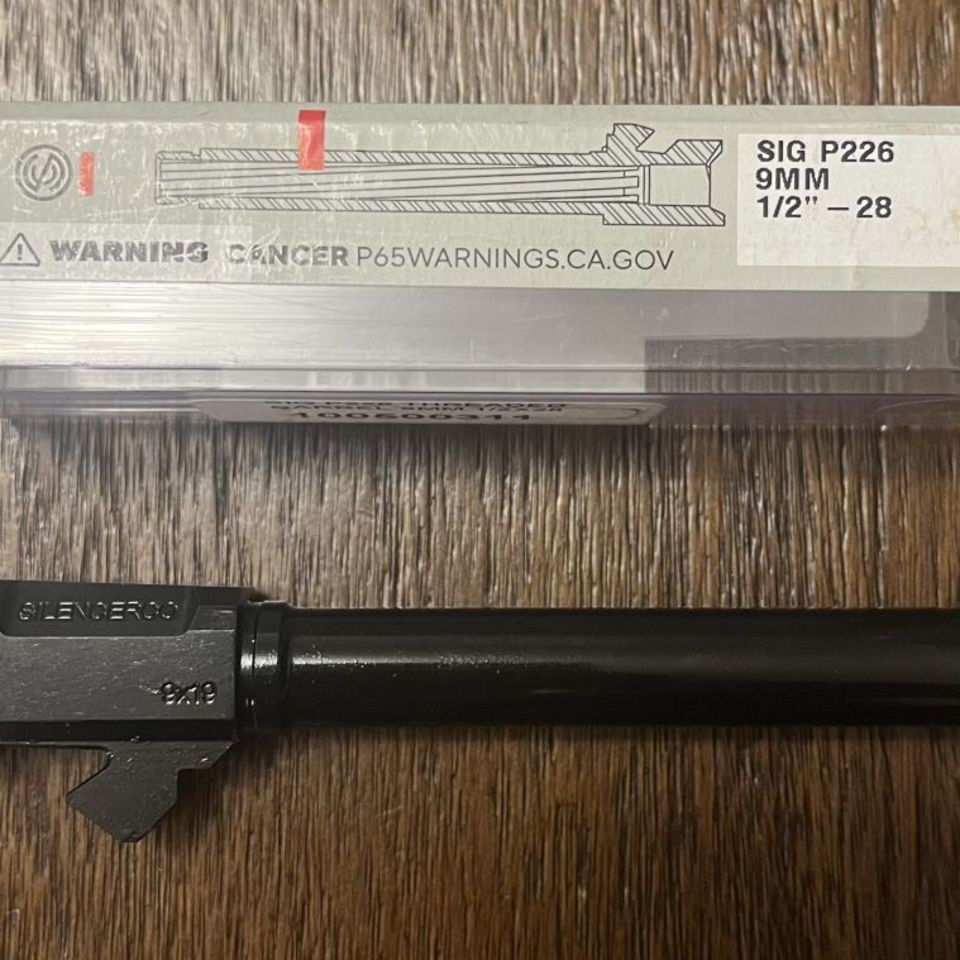 Image 2 - SilencerCo Sig P226 threaded