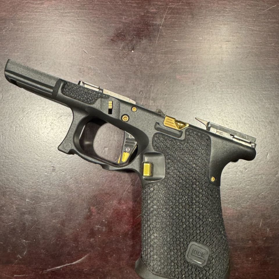 Image 2 - Glock 19 gen 3 stippled frame