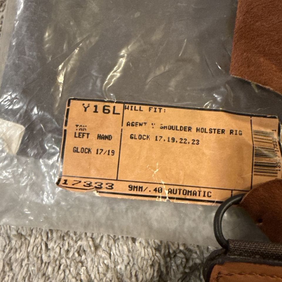 Image 3 - Left hand Glock 17/19 shoulder