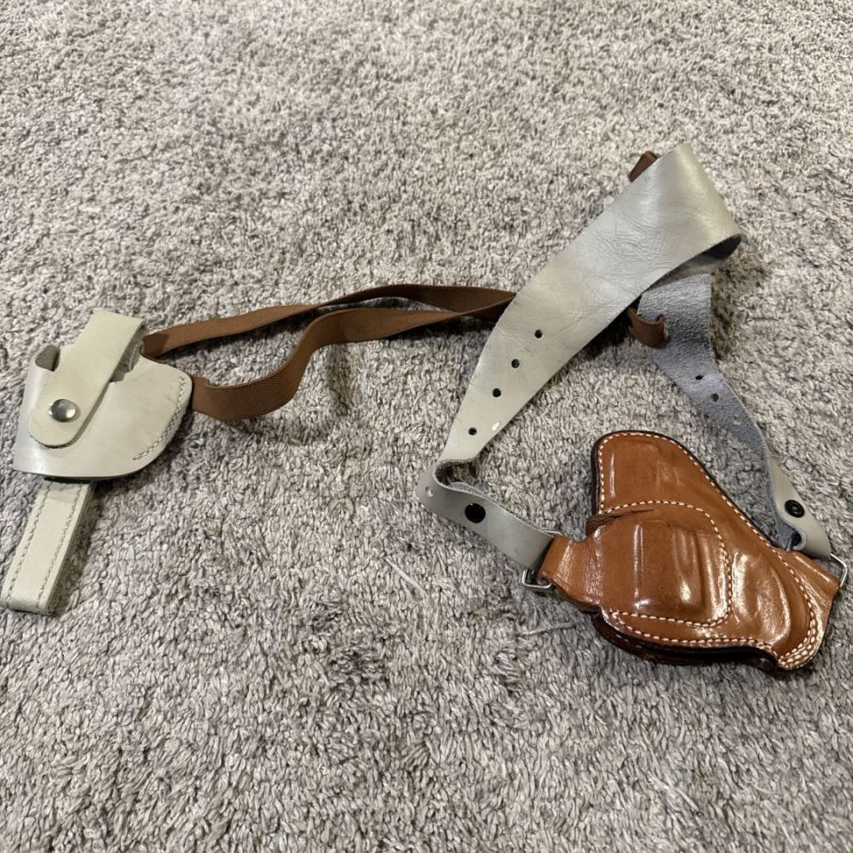 Image 3 - Rh S&w chief special 