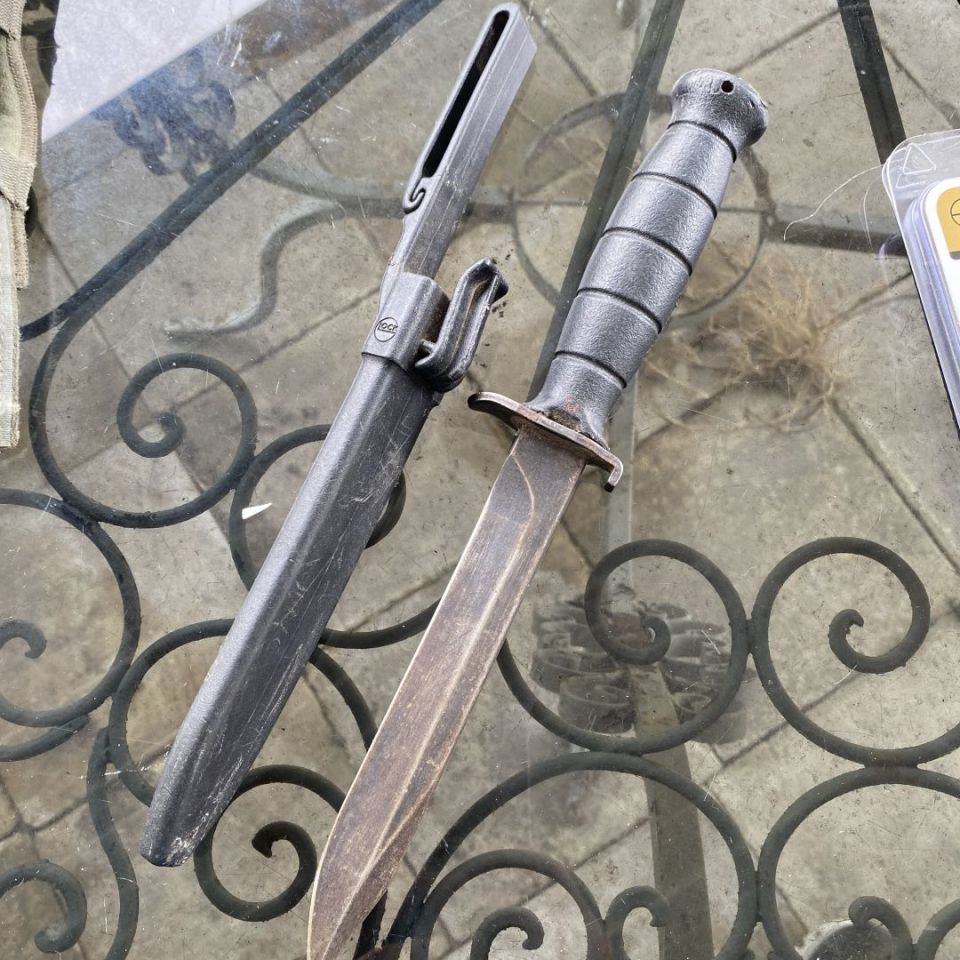 Image 2 - Vintage Glock Knife Round Logo