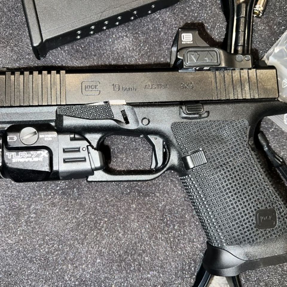 Image 1 - Glock 19 gen 6 eotech & tlr