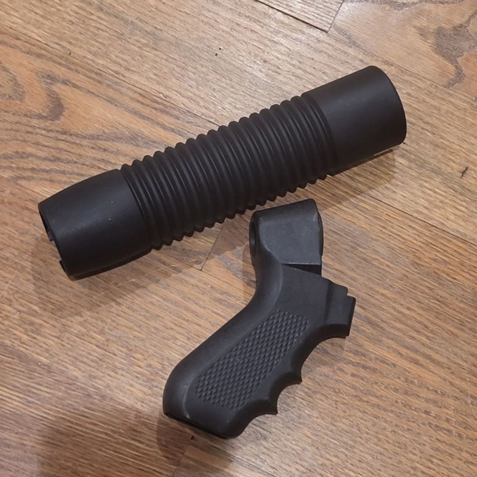 Image 2 - Mossberg OEM pistol grip stock