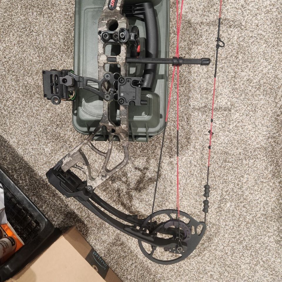 Image 4 - Bear archery blackout pursuit 