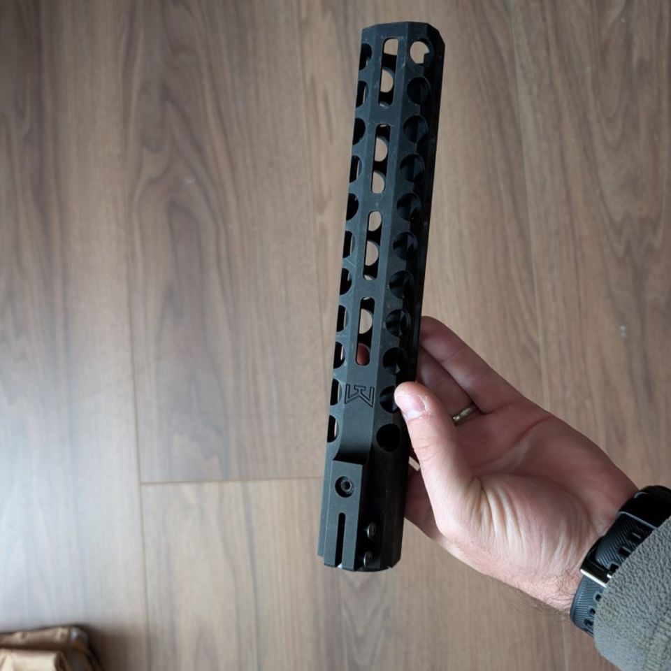 Image 4 - Radical Firearms Gen3 10" Rail