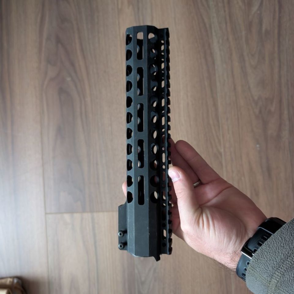 Image 3 - Radical Firearms Gen3 10" Rail