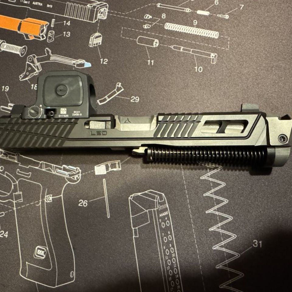 Image 4 - Glock 19 slide