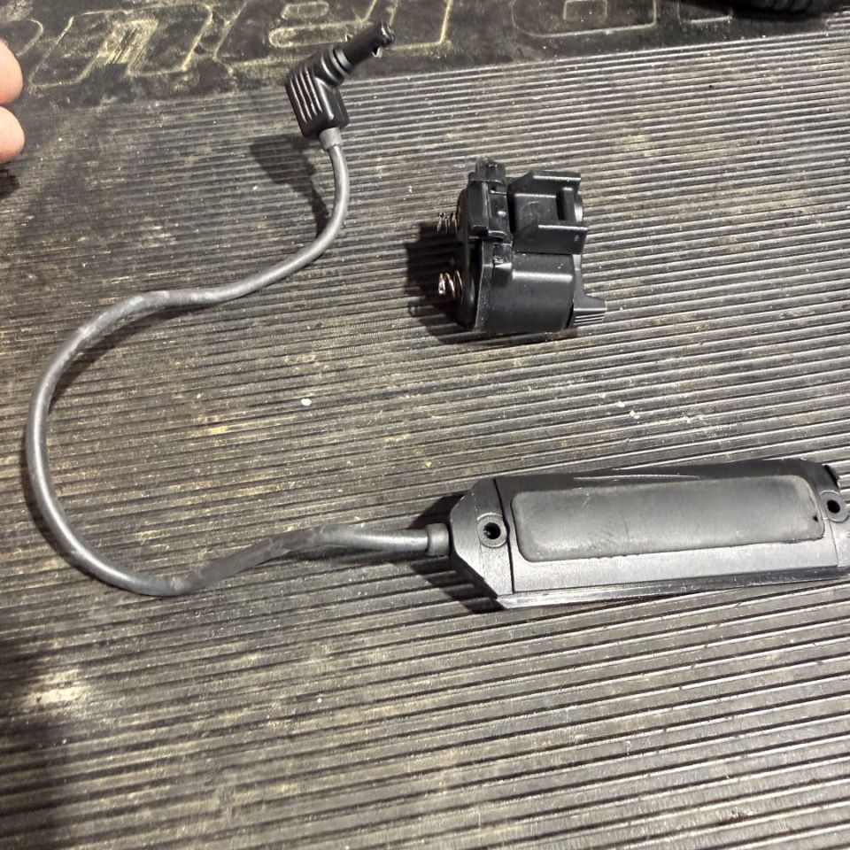 Image 4 - Streamlight TLR press switch