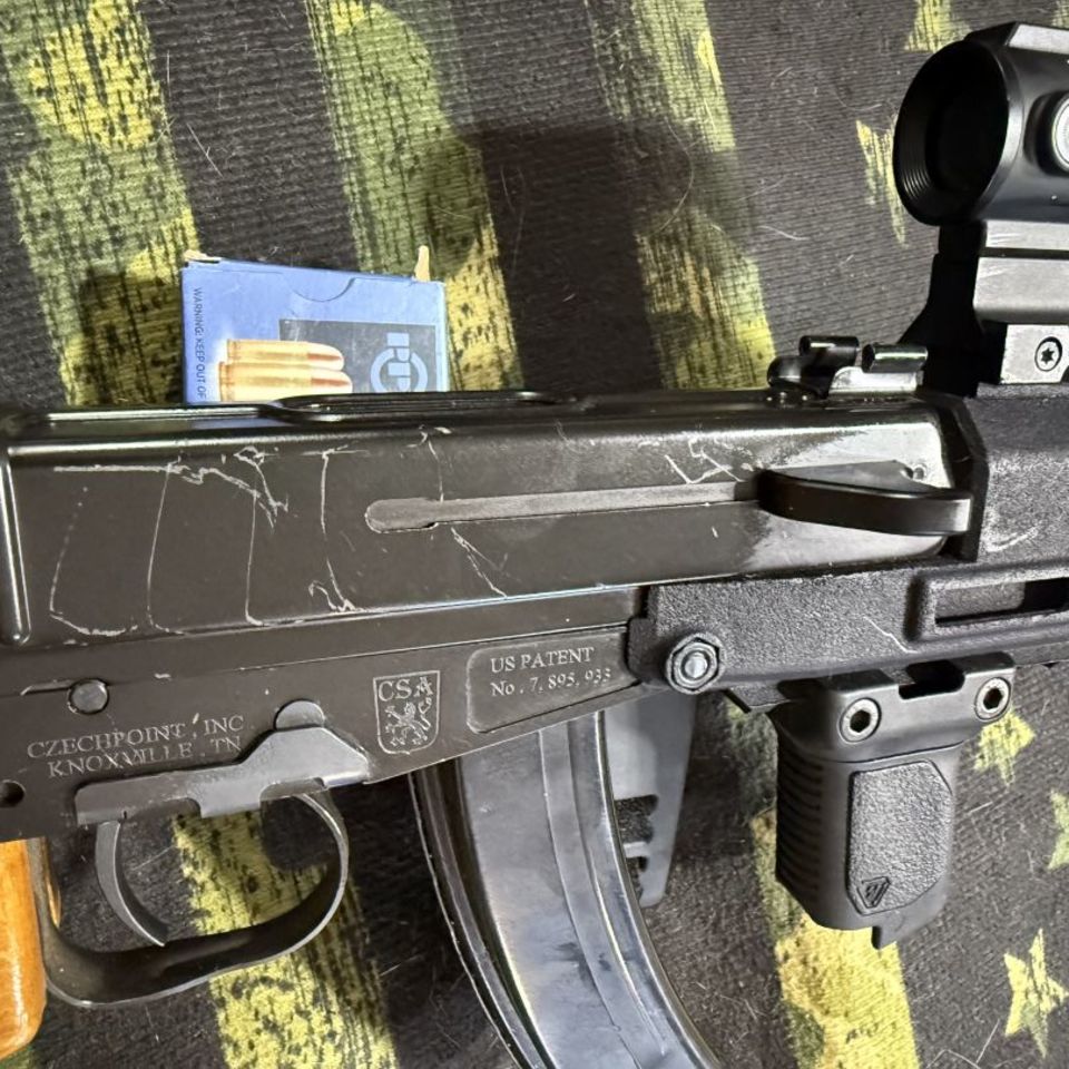 Image 4 - Decked out VZ61