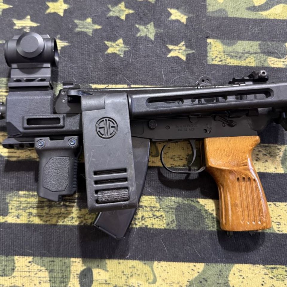 Image 2 - Decked out VZ61