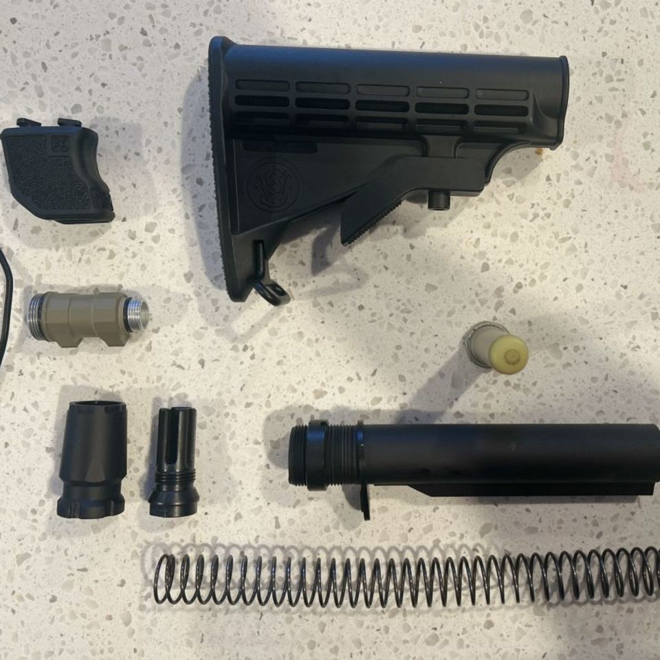 Image 2 - Lots of Parts