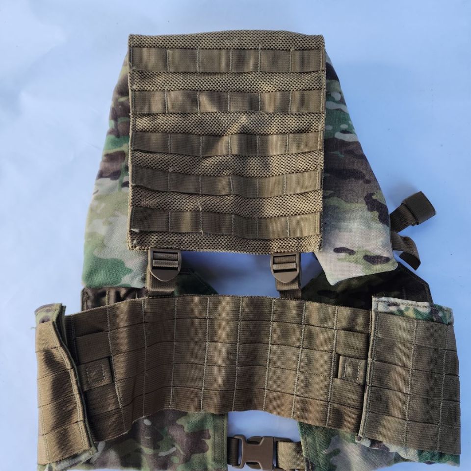 Image 4 - Defensor Fortis Load Carrying System H-gear Mav Tactical vest. No damage, tears/broken or missing pieces etc. Might have light fading or signs of previous usage.