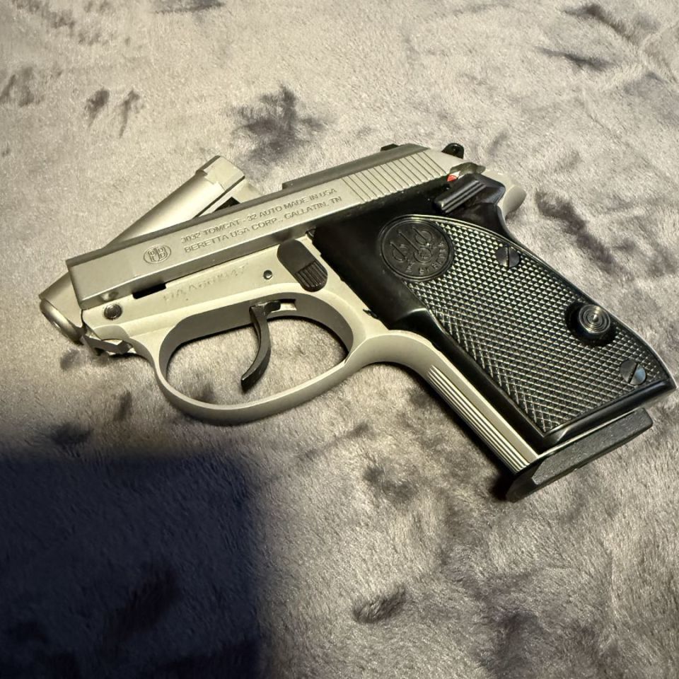 Image 2 - Beretta 3032 Tomcat .32 ACP