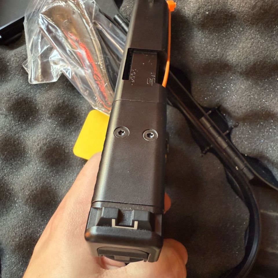 Image 2 - Glock 19 Gen 5 MOS Optics Read