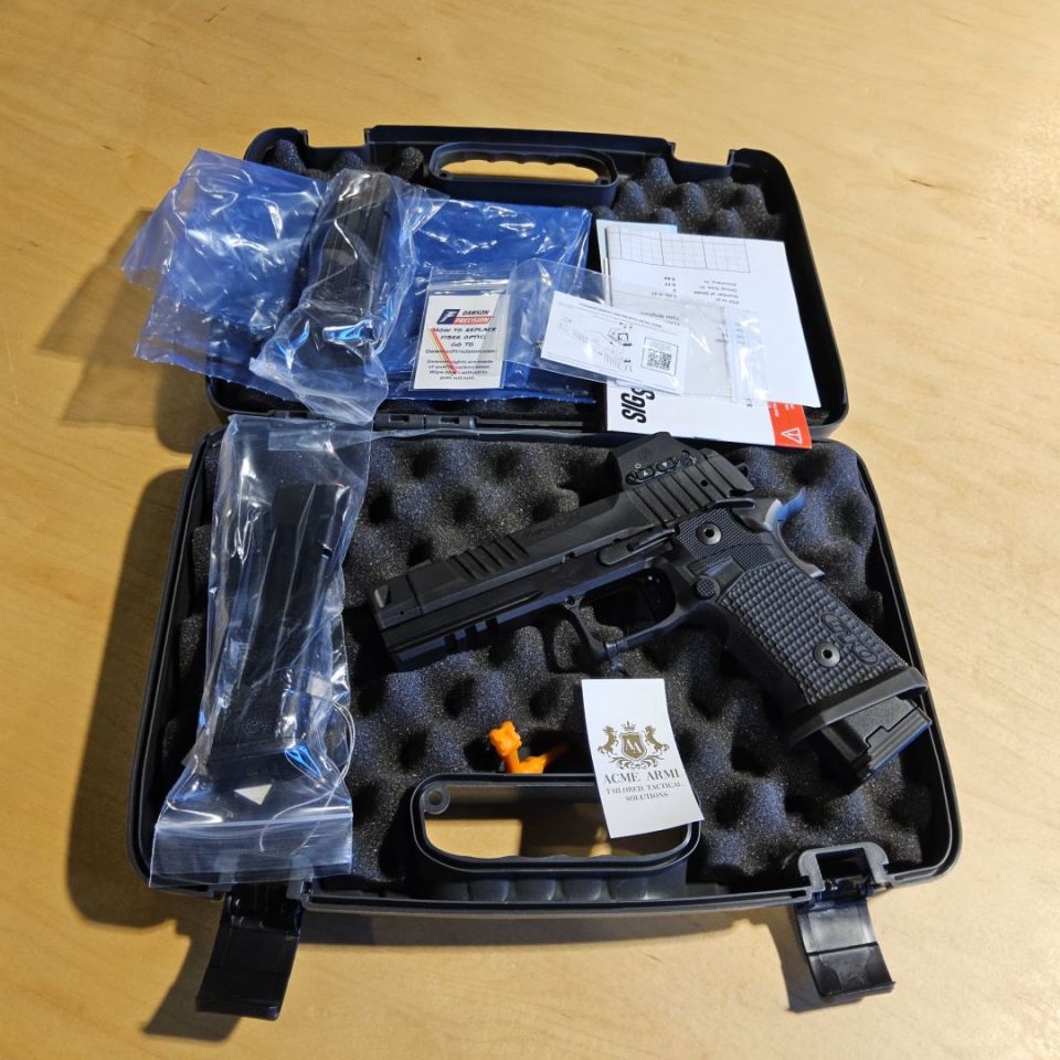 Image 2 - Sig P211 GTO with Romeo
