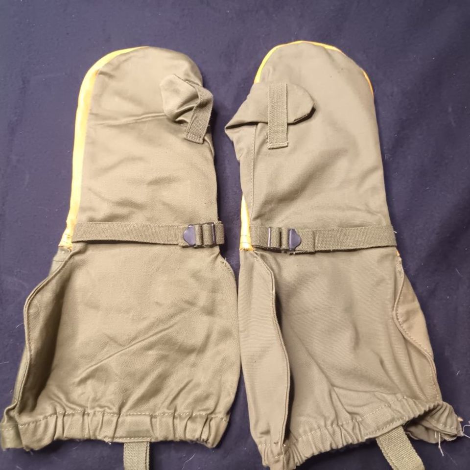 Image 1 - 1953 M1 Garand gloves unissued