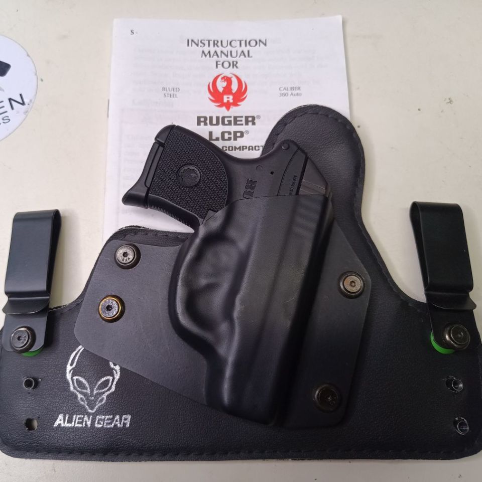 Image 4 - Ruger lcp .380 with IWB
