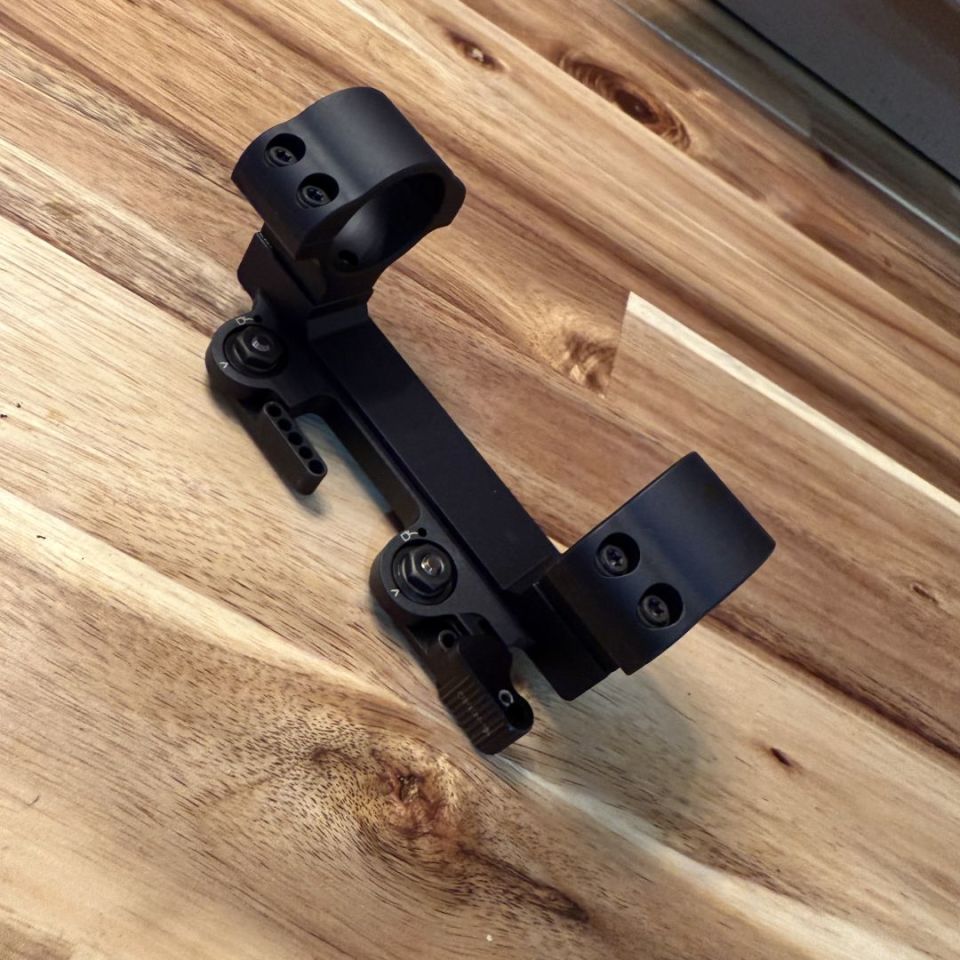 Image 1 - Larue LT111-30 scope mount