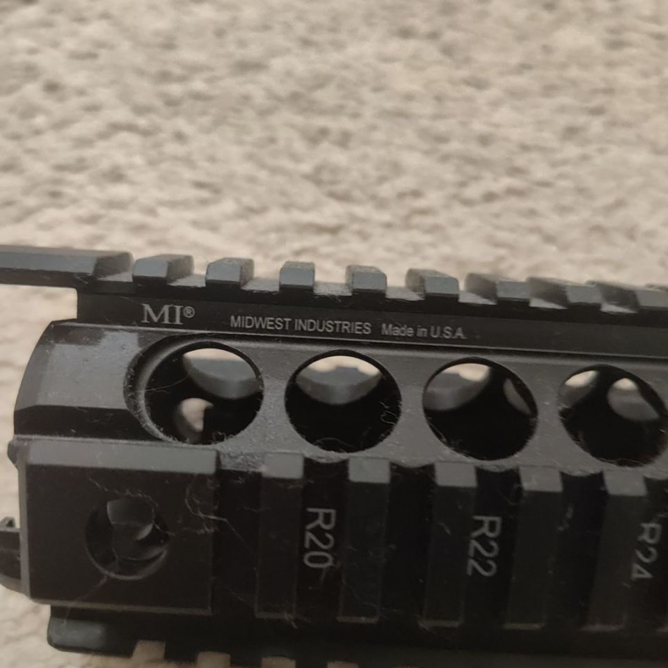 Image 2 - Midwest Industries Rail