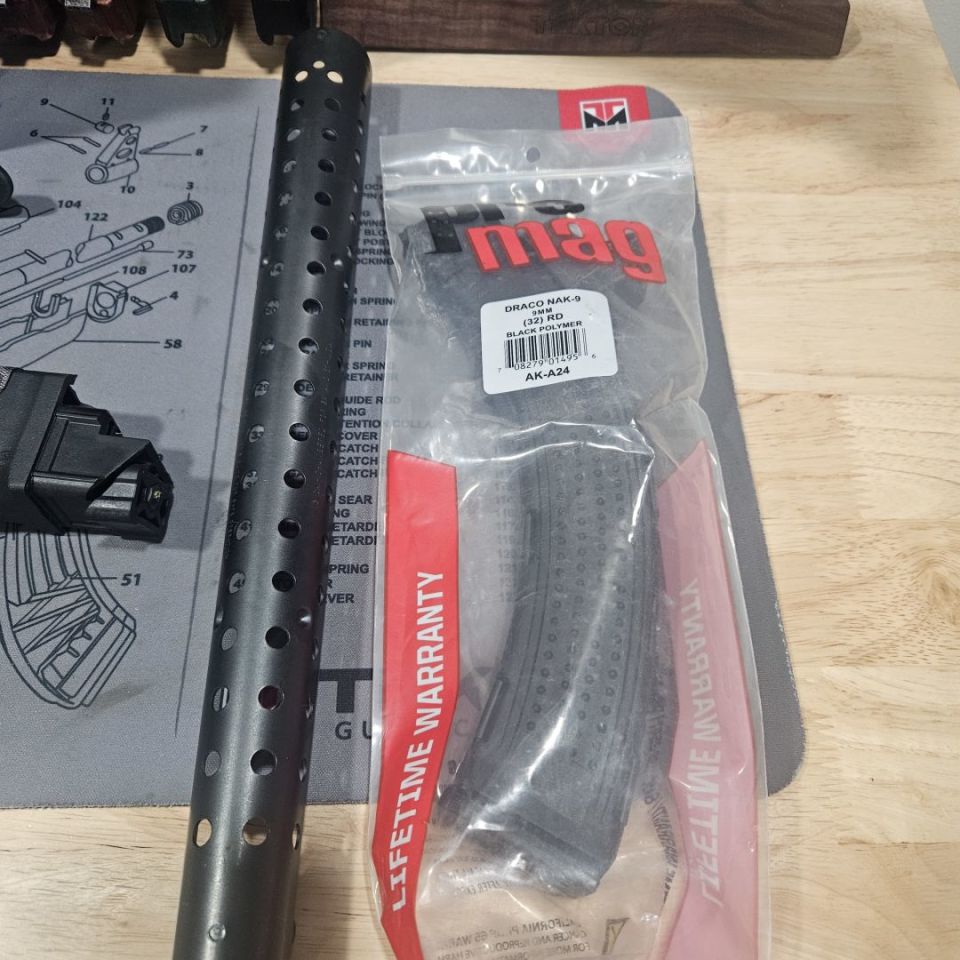 Image 2 - Lots of accessories 