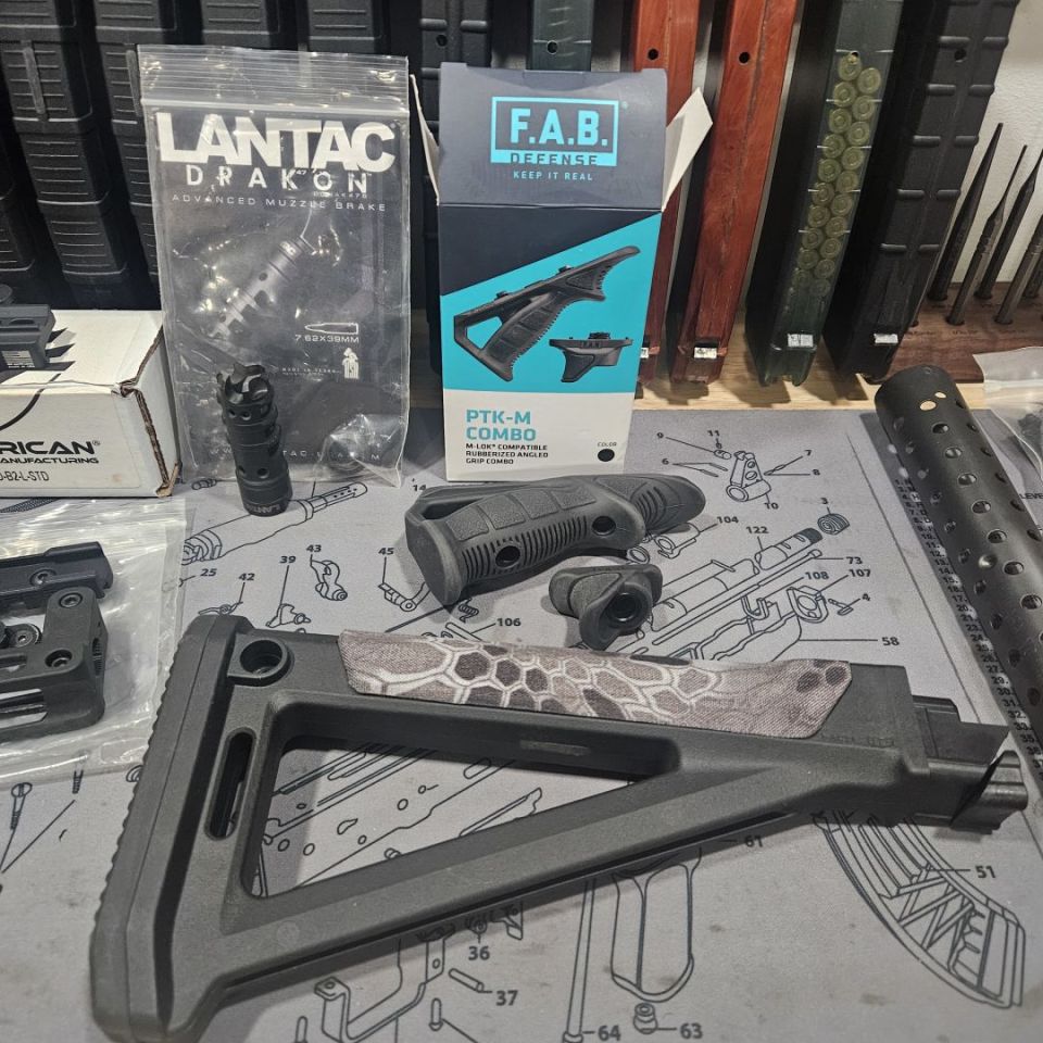 Image 3 - Lots of accessories 