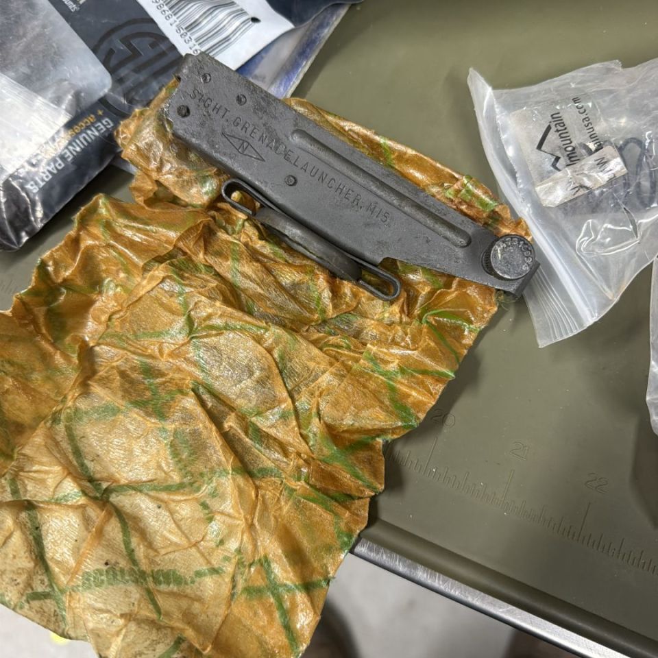 Image 3 - New with  pouch m15 sight 