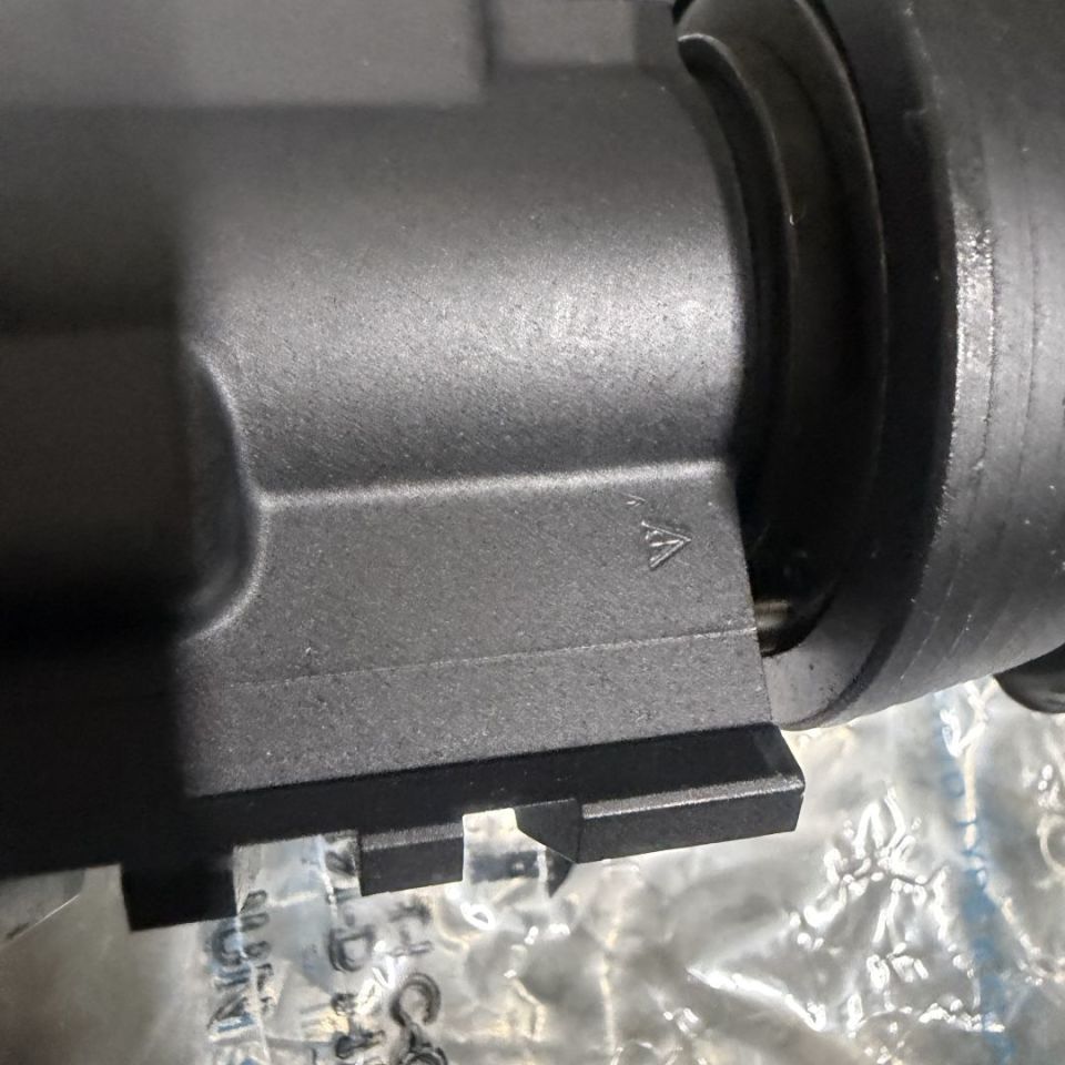 Image 2 - LE6921 complete upper new in b