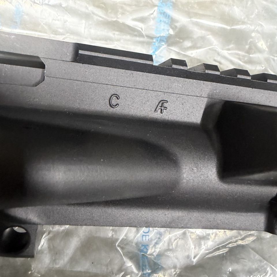 Image 3 - LE6921 complete upper new in b