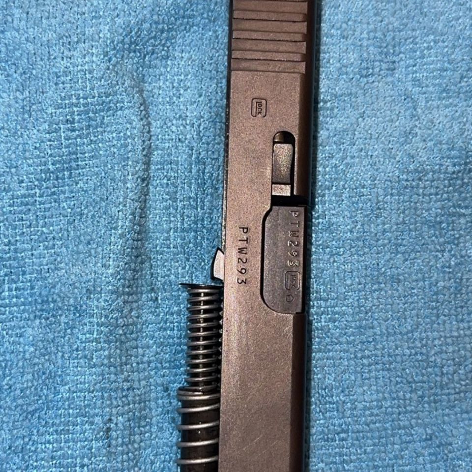 Image 3 - Glock 27 oem upper
