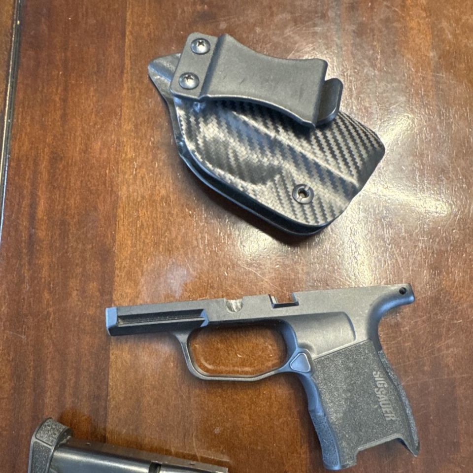 Image 2 - P365 frame/mag/holster