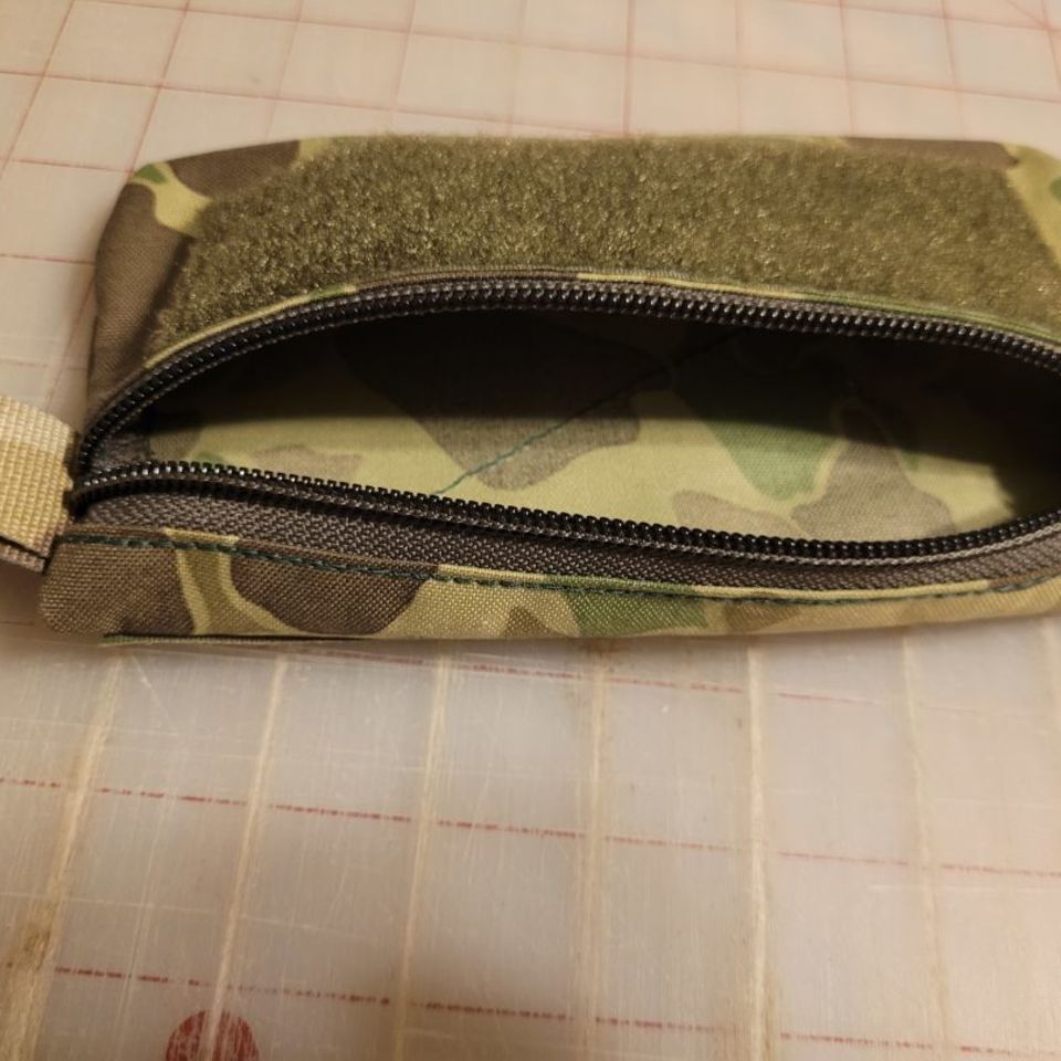 Image 2 - Many little hook pouches!