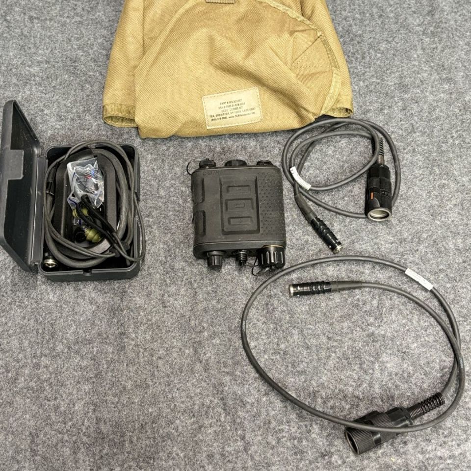 Image 1 - Invisio x50 kit with x5 in-ear