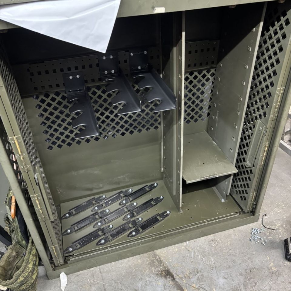 Image 5 - Spacesaver military racks