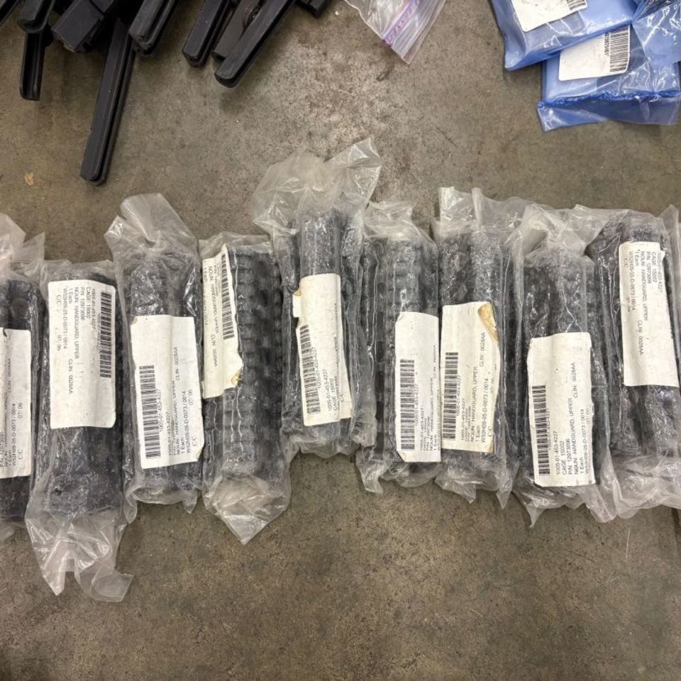 Image 3 - NIB KAC M4 RAS Top Rails