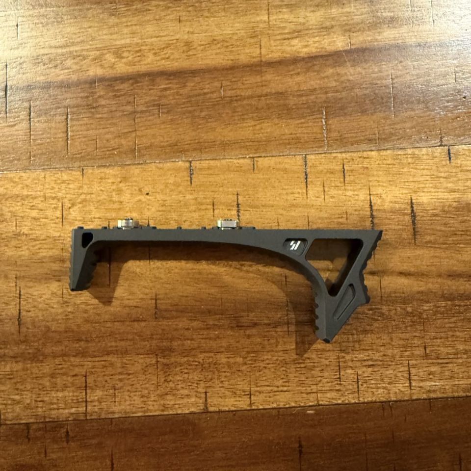 Image 3 - Strike Industries foregrip