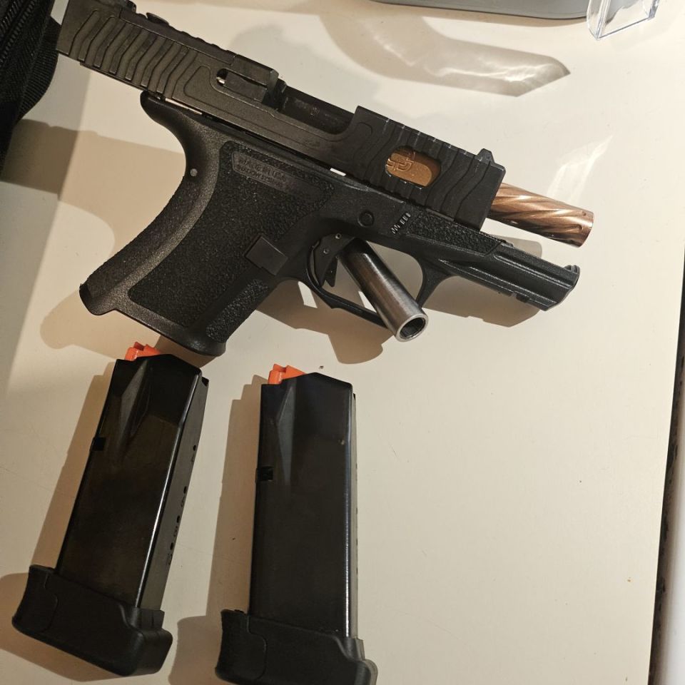 Image 2 - Shadow systems  Cr920 