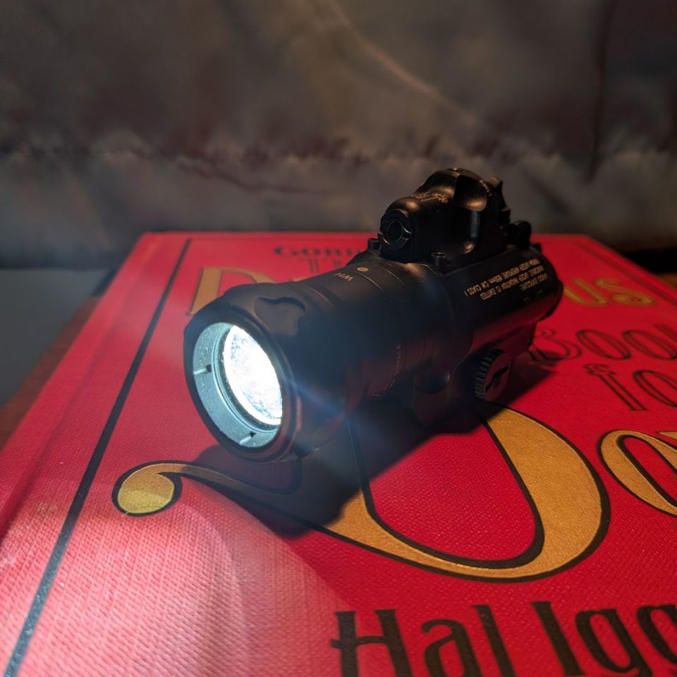 Image 4 - Surefire X400VH