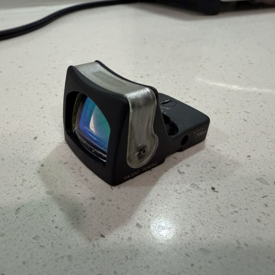 Image 1 - Dual illuminated Rmr 