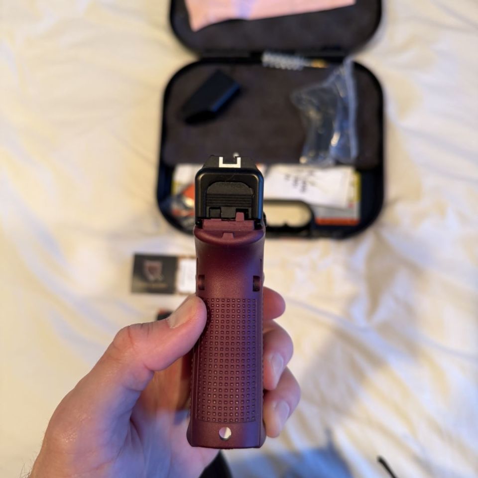 Image 2 - Gen 5 Glock 19 Cherry Cerakote