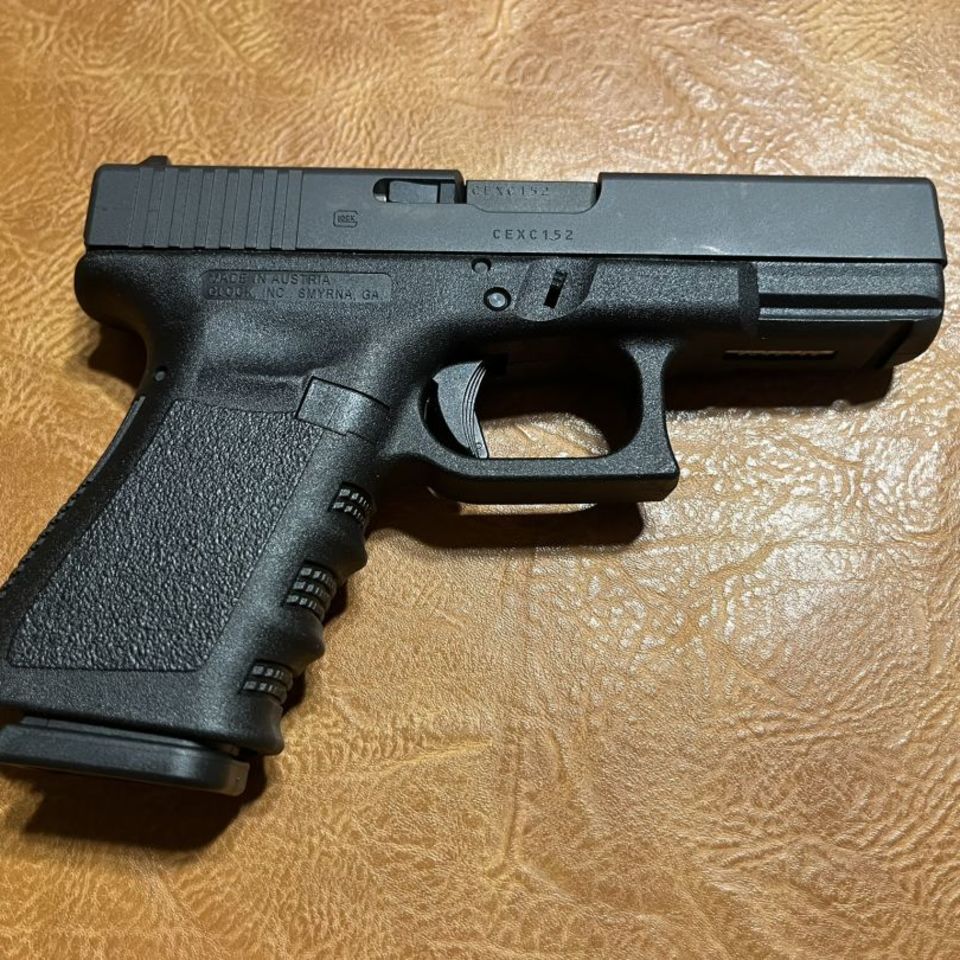 Image 2 - GLOCK 19C 10RD BNIB TALO