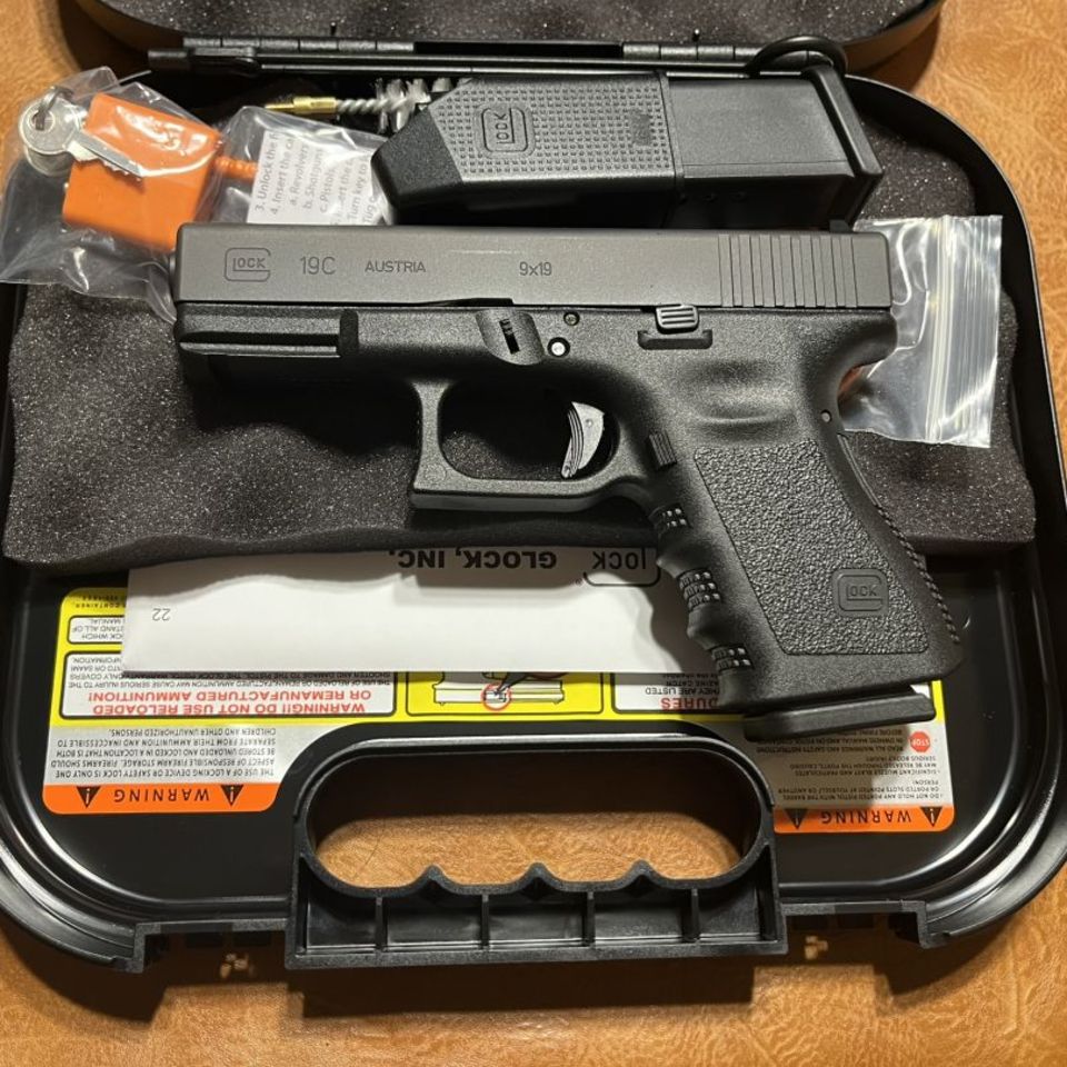 Image 5 - GLOCK 19C 10RD BNIB TALO