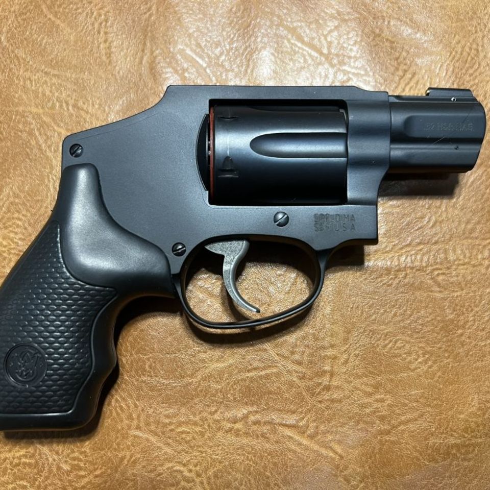 Image 2 - 432-3 .32 Mag J-Frame 6 Shots