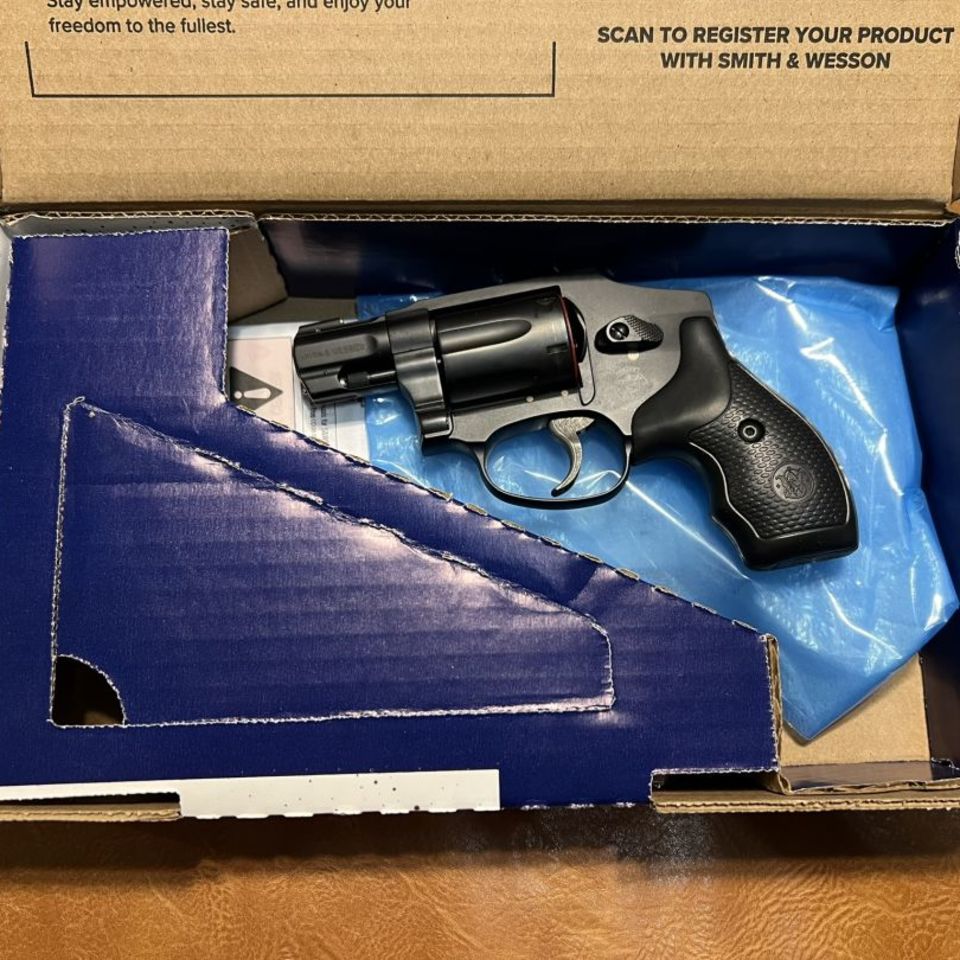 Image 5 - 432-3 .32 Mag J-Frame 6 Shots